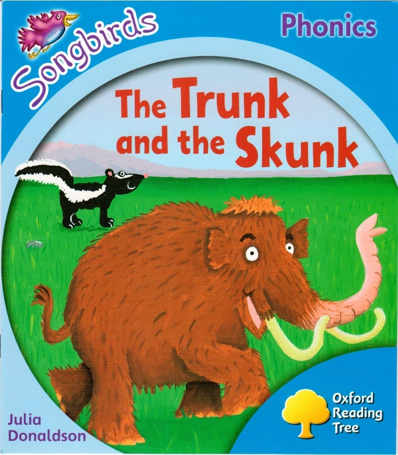 دانلود کتاب The Trunk and the Skunk (Oxford Reading Tree_ Level 3. Songbirds Phonics ) (نسخه PDF)