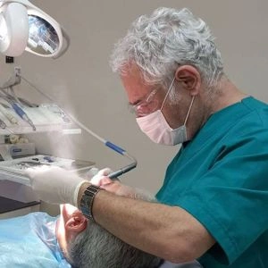 تلفن و آدرس مطب دکتر علی اکبر مومنی در تهران (پزشک دندانپزشک)