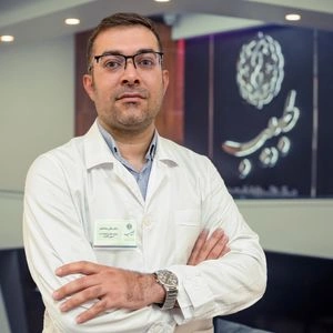 تلفن و آدرس مطب دکتر علی رستمی در تهران (تخصص جراحی مغز و اعصاب)