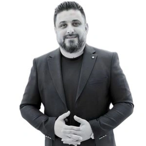 تلفن و آدرس مطب دکتر سید امید کیهان در اصفهان (تخصص جراحی دهان، فک و صورت)