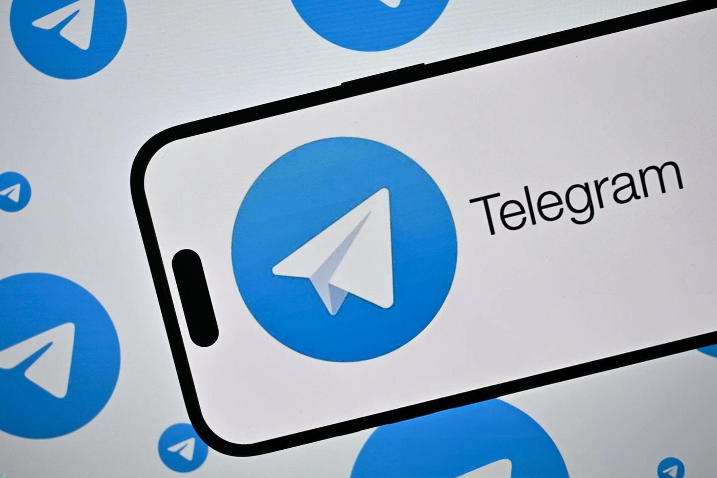 لوگو تلگرام / Telegram روی آیفون