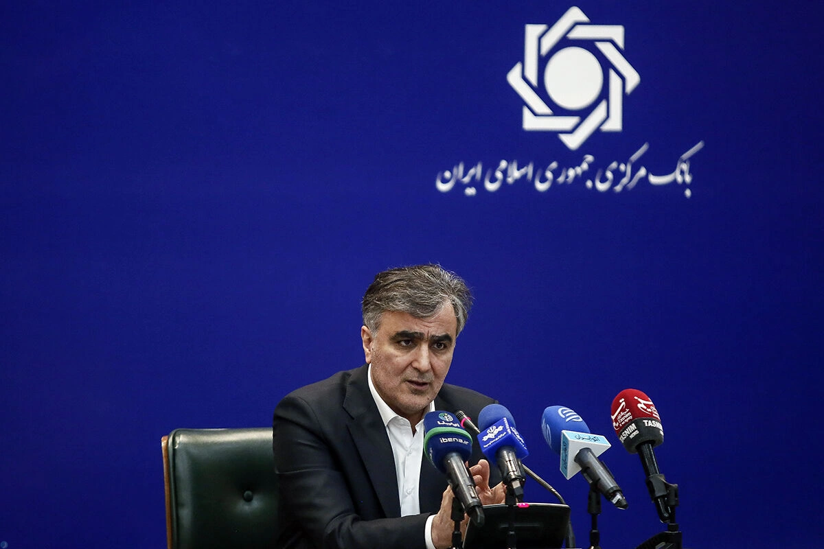 رئیس کل بانک مرکزی: برای کل شبکه بانکی سیستم پشتیانی داریم