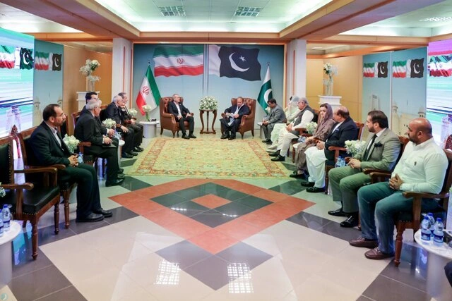 پزشکیان: باید کشور های مسلمان با یکدیگر متحد شوند