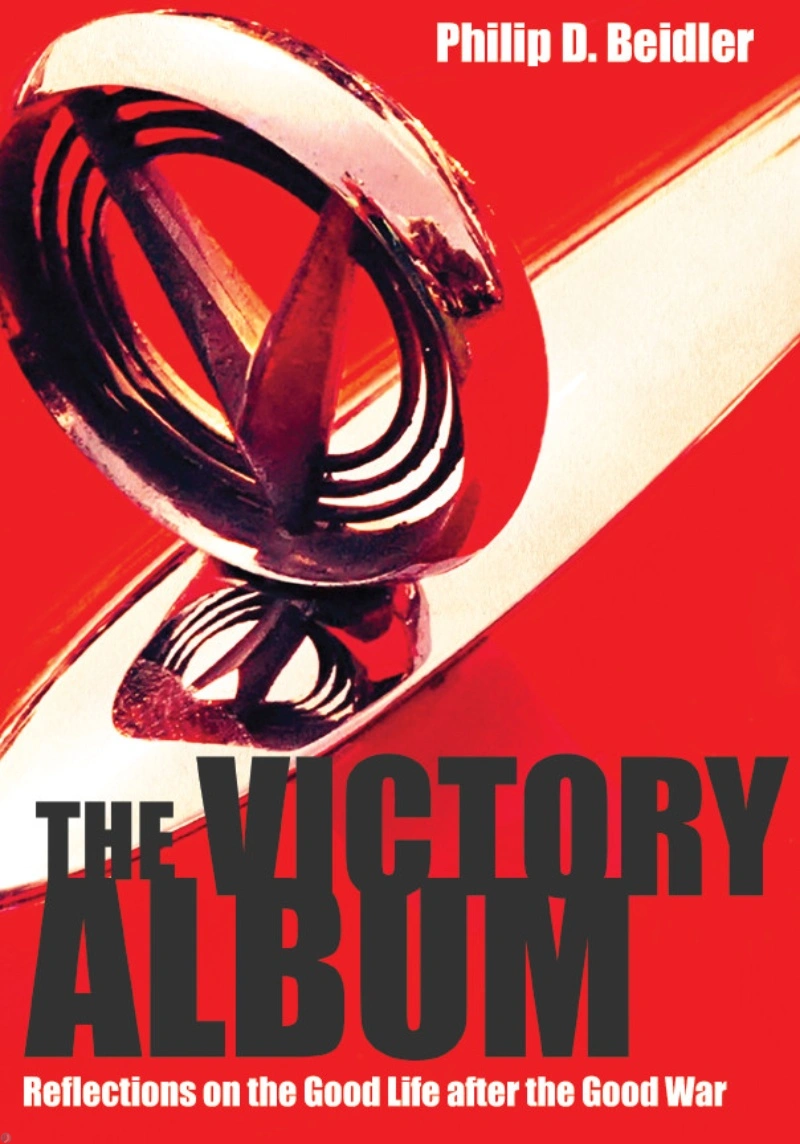 کتاب آلبوم پیروزی: تأملاتی بر زندگی خوب پس از جنگ خوب (PDF + خلاصه صوتی) the victory album reflections on the good life after the good war