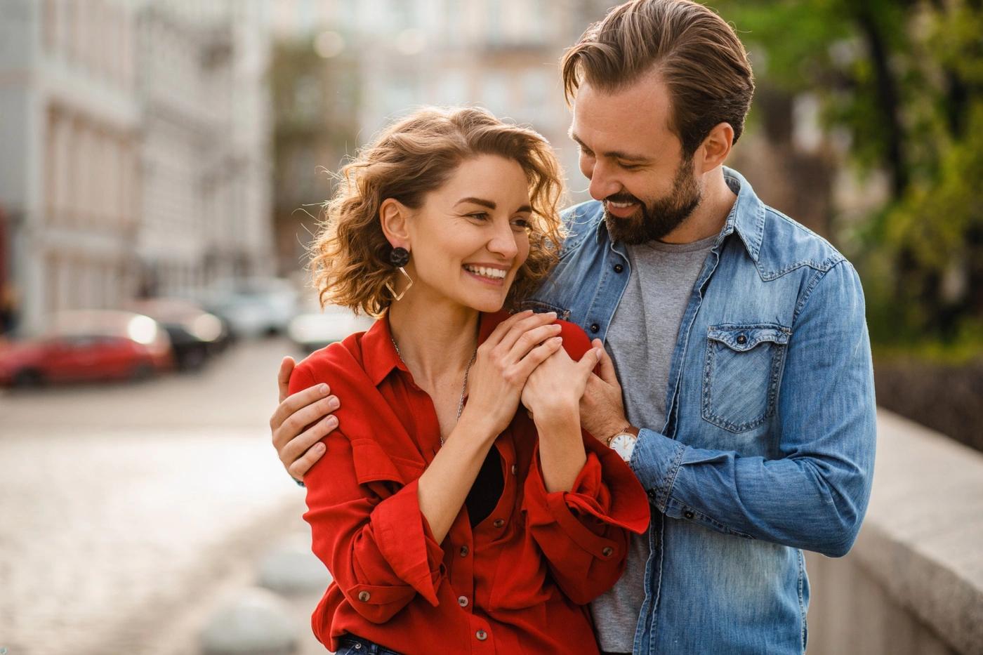 10 راهکار برای تقویت ارتباط عاطفی با همسر