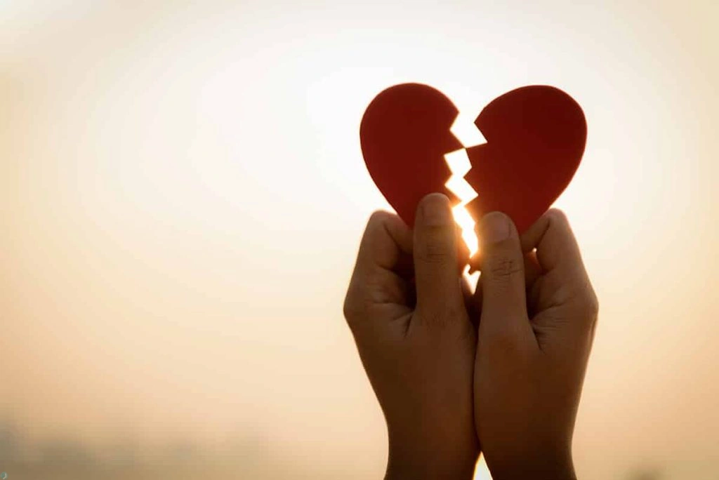 وقتی دلتان می‌شکند💔، چه اتفاقی برای مغز و بدن می‌افتد؟