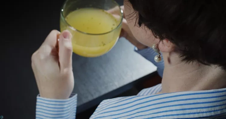 نتیجه شگفت‌انگیز خوردن روزانه آب قلم برای ذهن و بدن