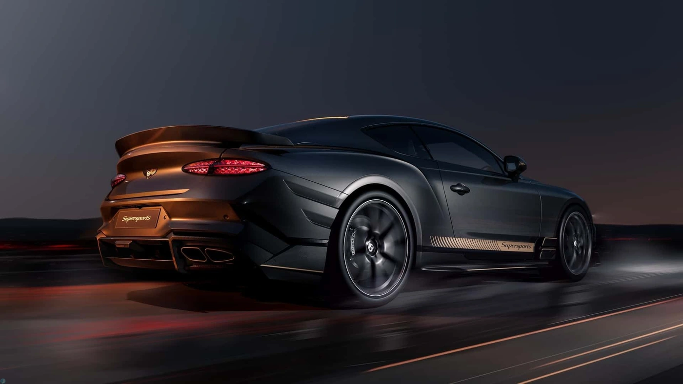 نمای سهچهارم عقب خودرو بنتلی کانتیننتال سوپراسپرتس