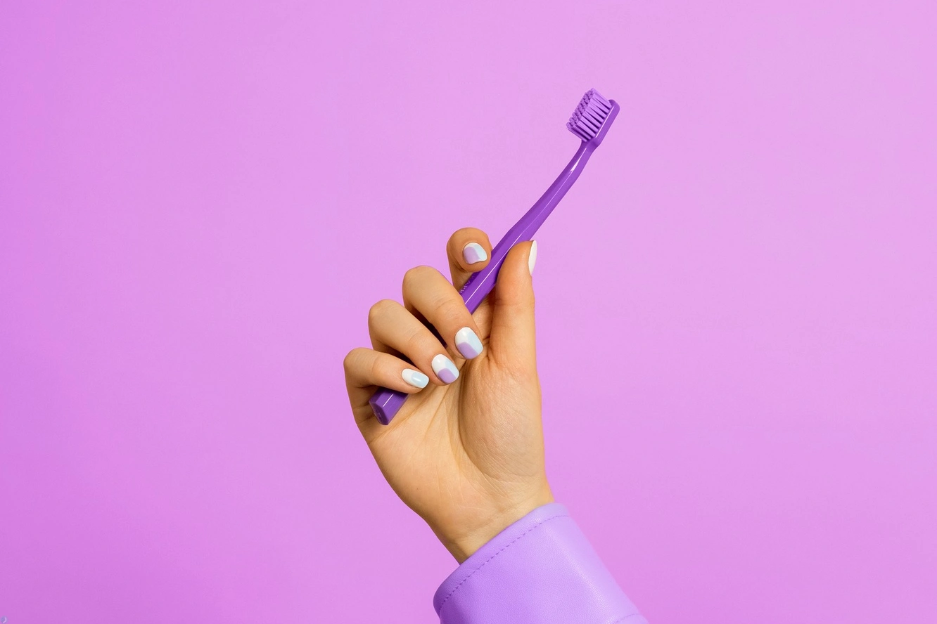 چه نوع مسواکی بخریم؟ راهنمای انتخاب مسواک و خمیردندان مناسب