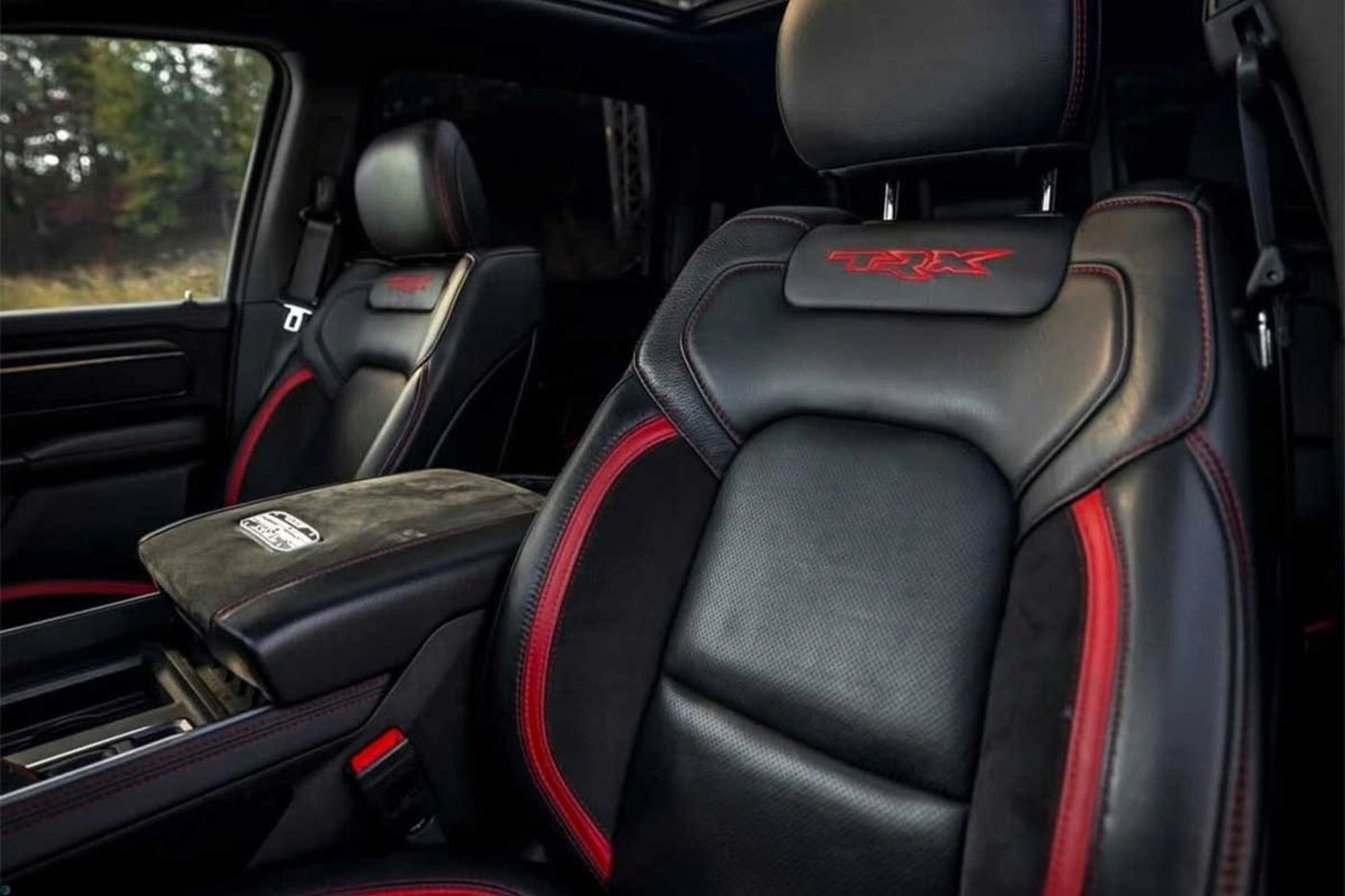صندلی‌های خودرو رم TRX سفارشی