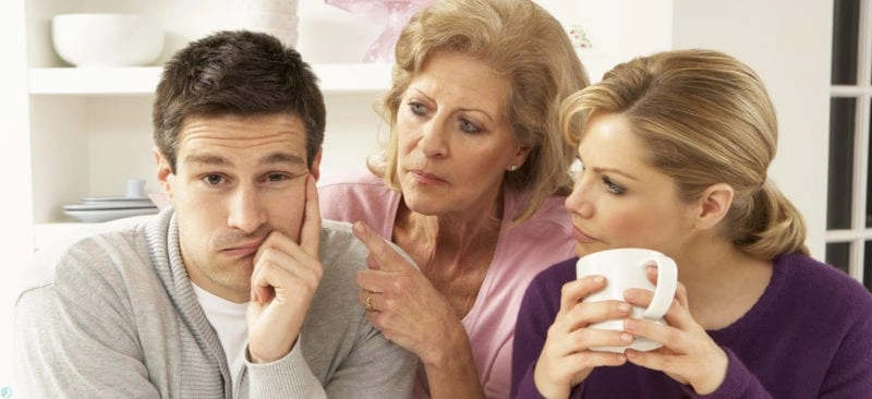 چرا مادرشوهرها دخالت می‌کنند؟ دلایل روانشناختی + راهکارهای موثر برای پیشگیری