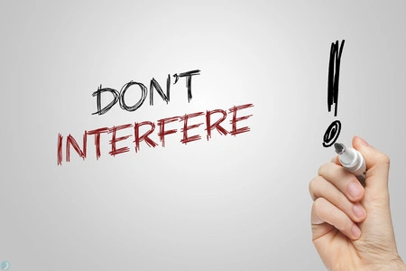 چطور محترمانه به دیگران بگوییم در زندگی ما دخالت نکنند؟