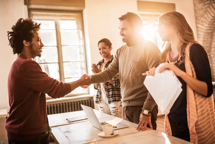 استخدام | رسانیکا