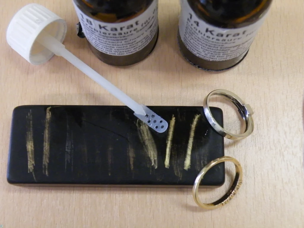 نحوه تست طلا با سنگ محک