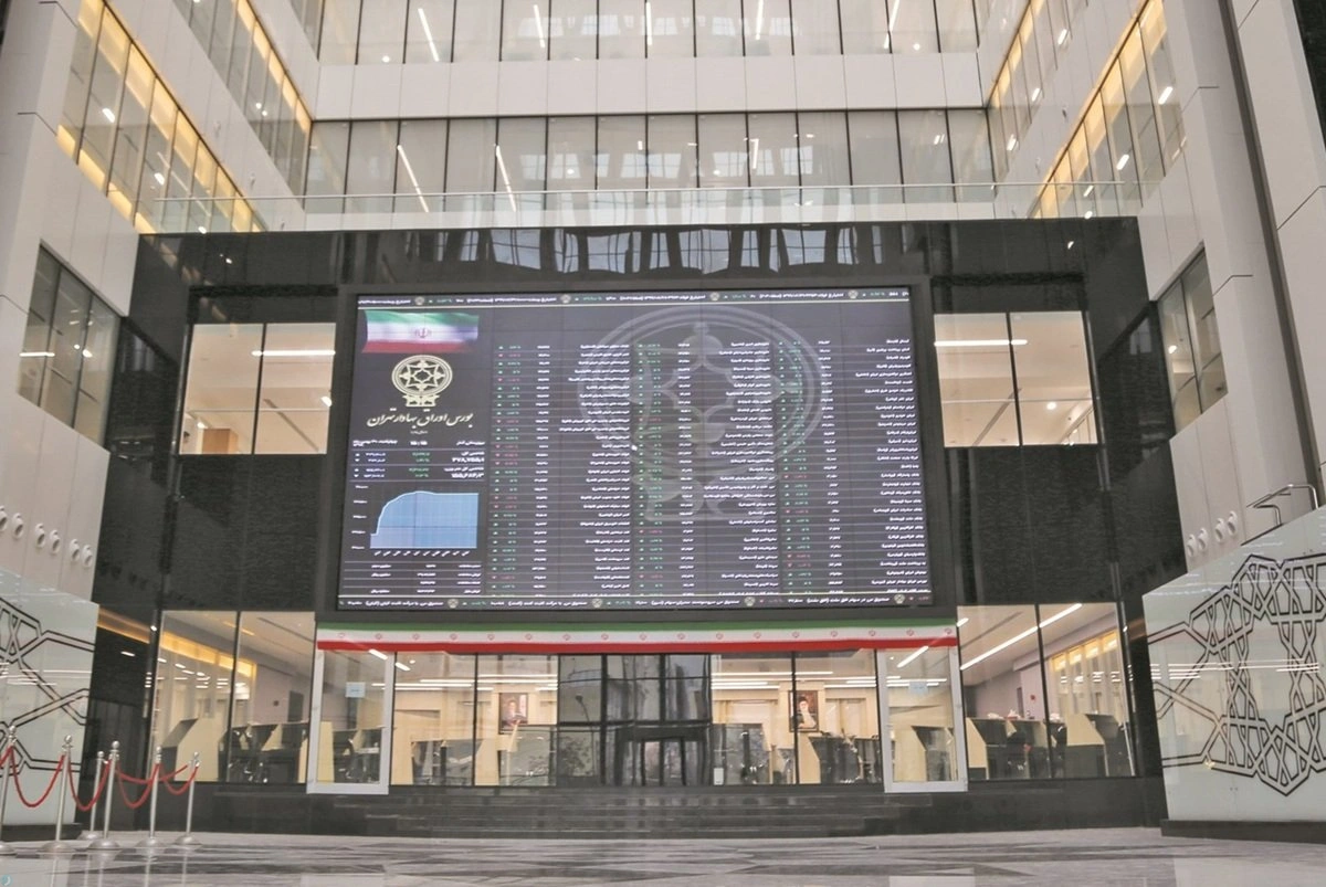 ارزش معاملات خرد در نیمه دوم سال 95 درصد افزایش داشت