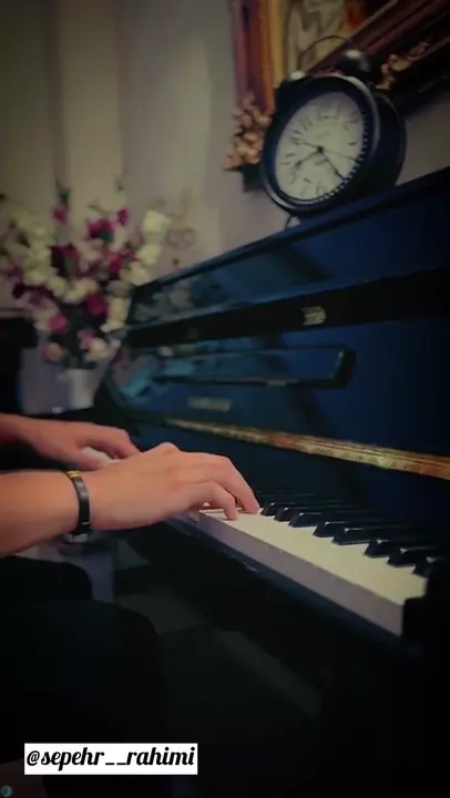 پیانو نوازی دلنشین آهنگ ماندگار (شادمهر عقیلی)