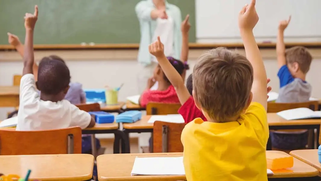 بچمو مدرسه دولتی بفرستم یا غیرانتفاعی؟