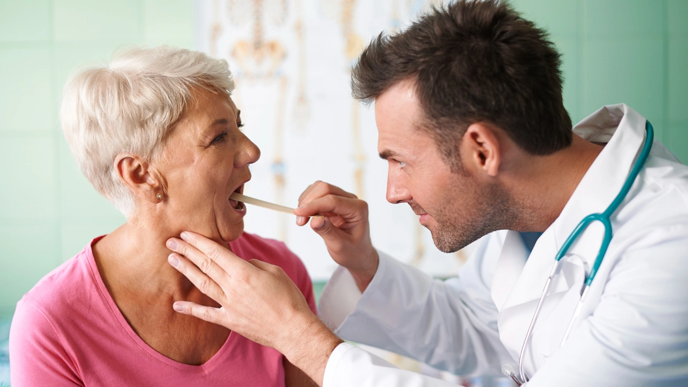 علائم لوزه چیست؟ بررسی نشانه های عمومی تا ظاهری