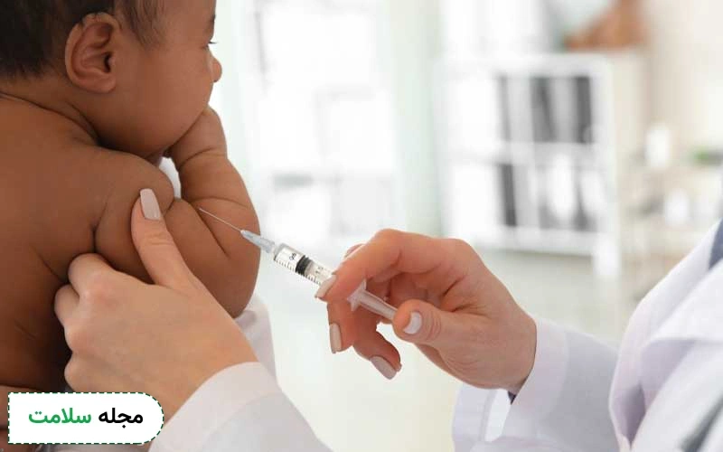 درد در محل تزریق واکسن چهار ماهگی وجود دارد.