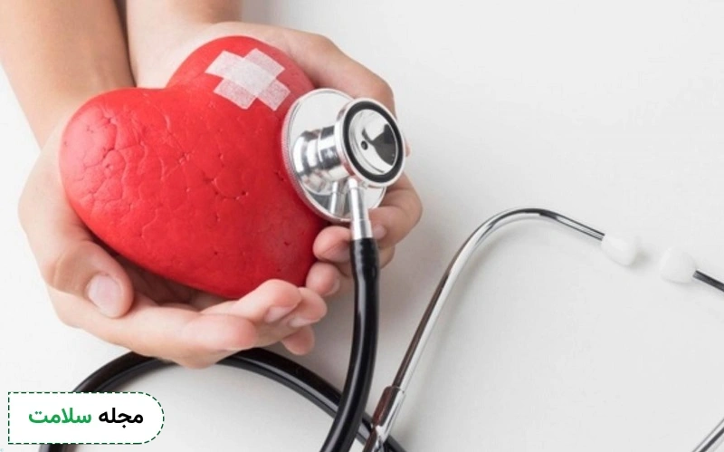 عوارض آپیکسابان شامل حساسیت پوستی و عوارض گوارشی می شود.