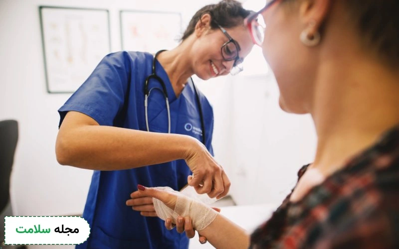 طب کار برای کارکنان پزشکی و پزشکان انجام میشود.