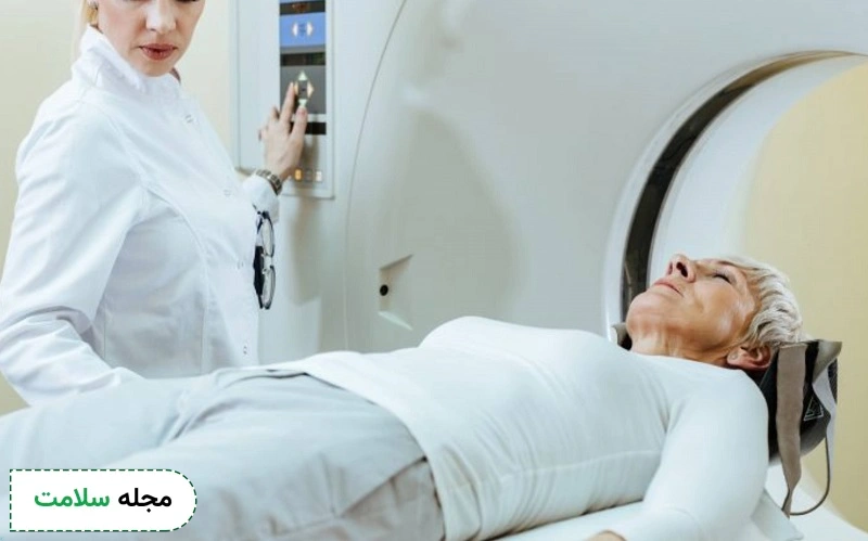 عفونت مفاصل سمت راست را می‌توان با MRI شانه راست تشخیص داد.