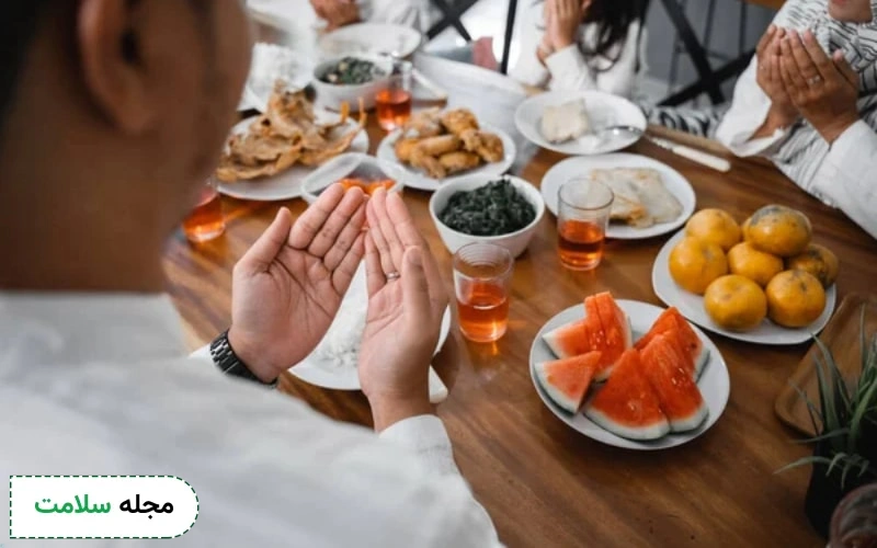 ماه رمضان چه بخوریم تا کمتر گرسنه و تشنه شویم؟ چگونه جلوی ضعف شدید را بگیریم؟