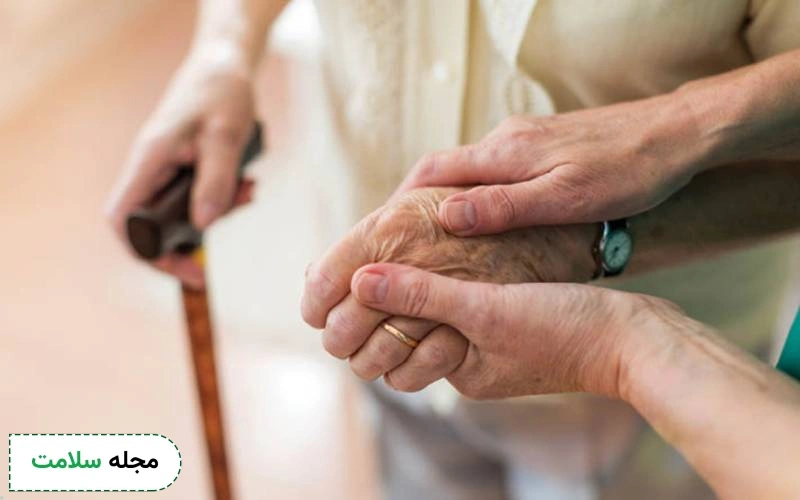علائم پارکینسون در جوانان و سالمندان چیست؟ | معرفی نشانه های اولیه و پیشرفته بیماری