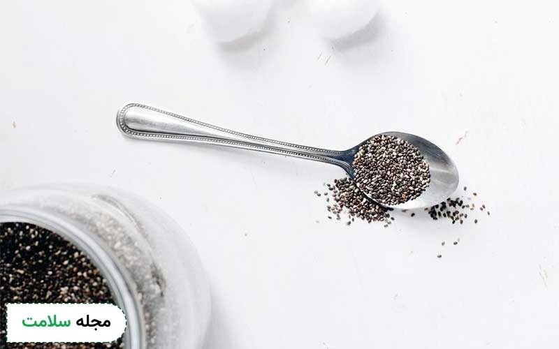 آیا روغن سیاه دانه برای وزوز گوش خوب است؟ نحوه مصرف، مزایا و عوارض آن