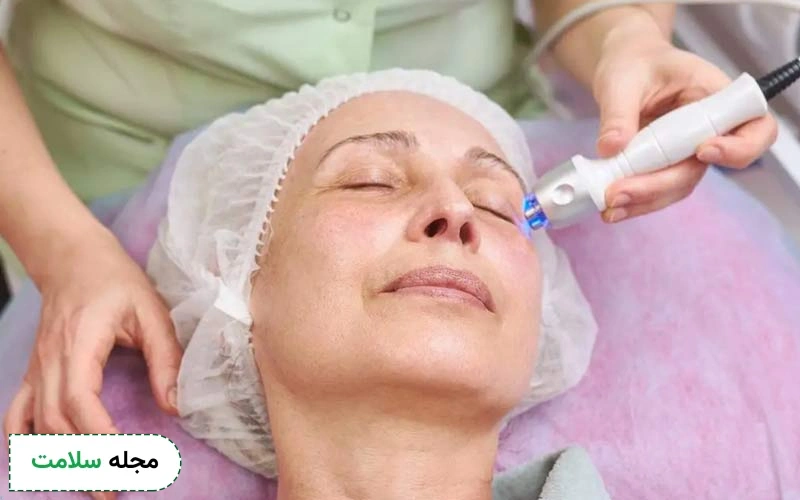 عوارض پلاسماتراپی پوست بسیار کم است.